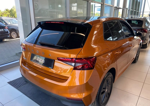 Skoda Fabia cena 106900 przebieg: 5, rok produkcji 2024 z Łabiszyn małe 301